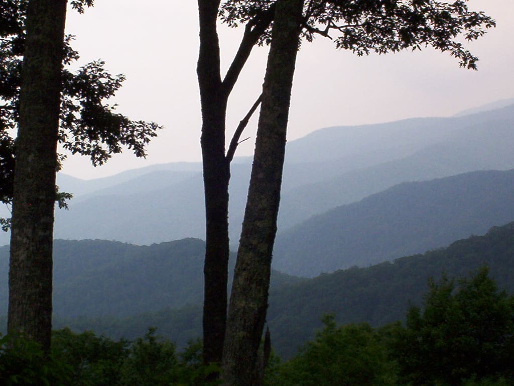 The Great Smoky Mountains near Gatlinburg, Tennessee. Wikimedia Commons.