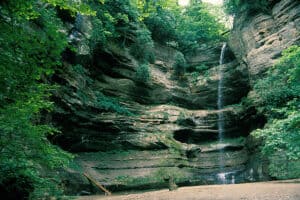 Starved Rock State Park. Photo by Wikimedia.